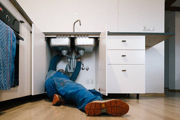 Professional Leak Detection technician working in Newhall, CA